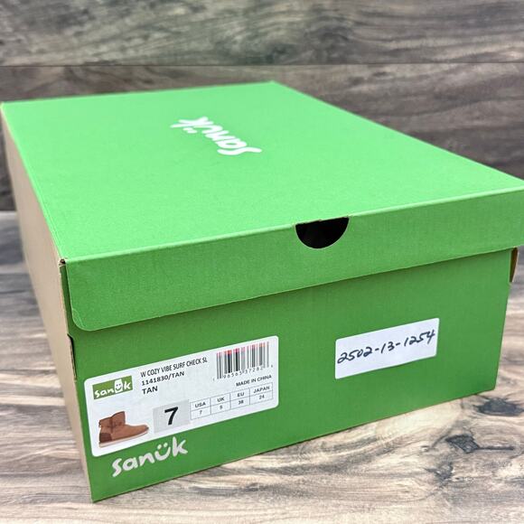 NIB Sanuk Cozy Vibe Surf Check SL Boots Ankle Booties 7 38 Tan - Picture 10 of 12